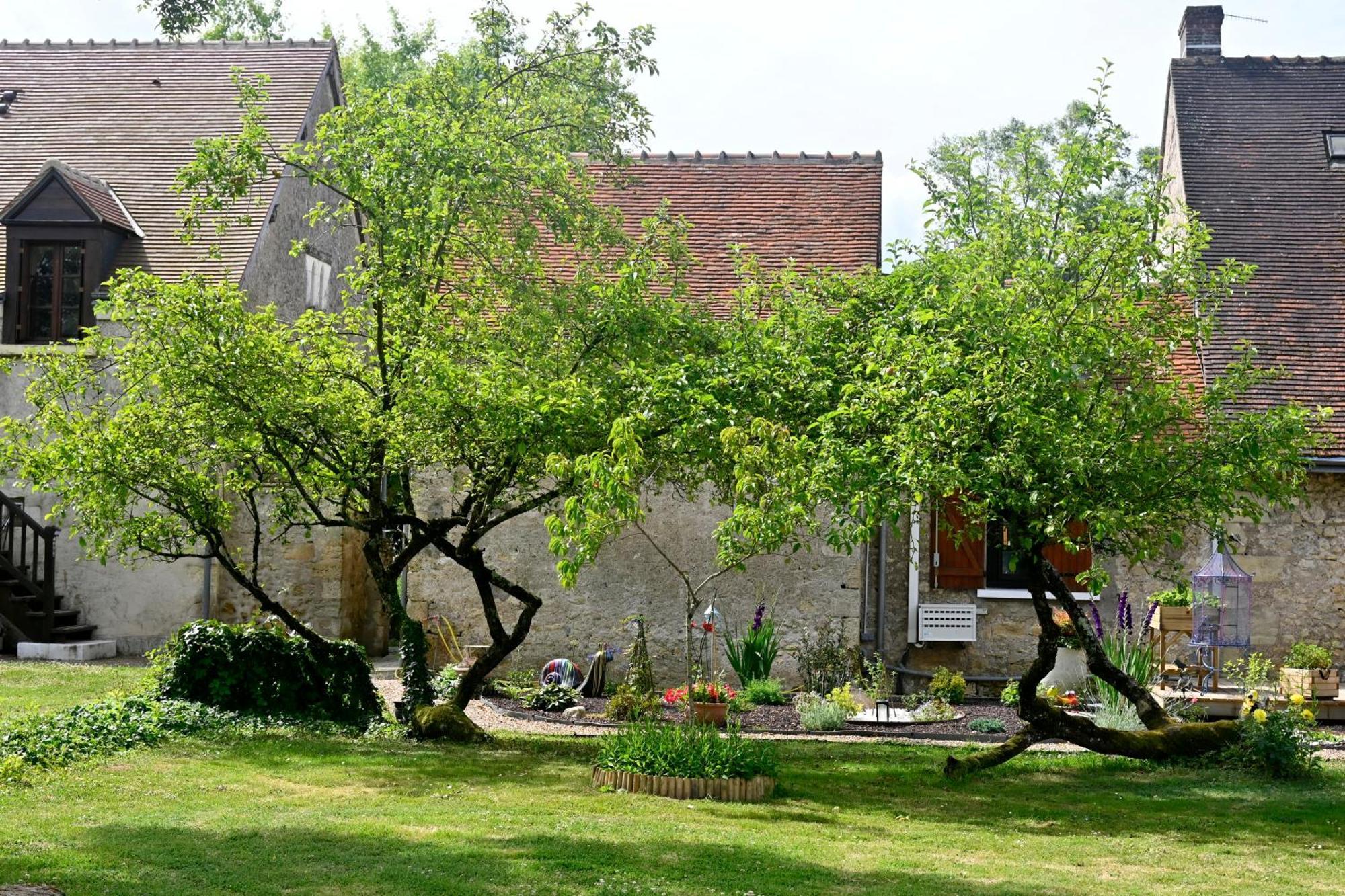 Logis Auberge De Launay Limeray Exteriör bild