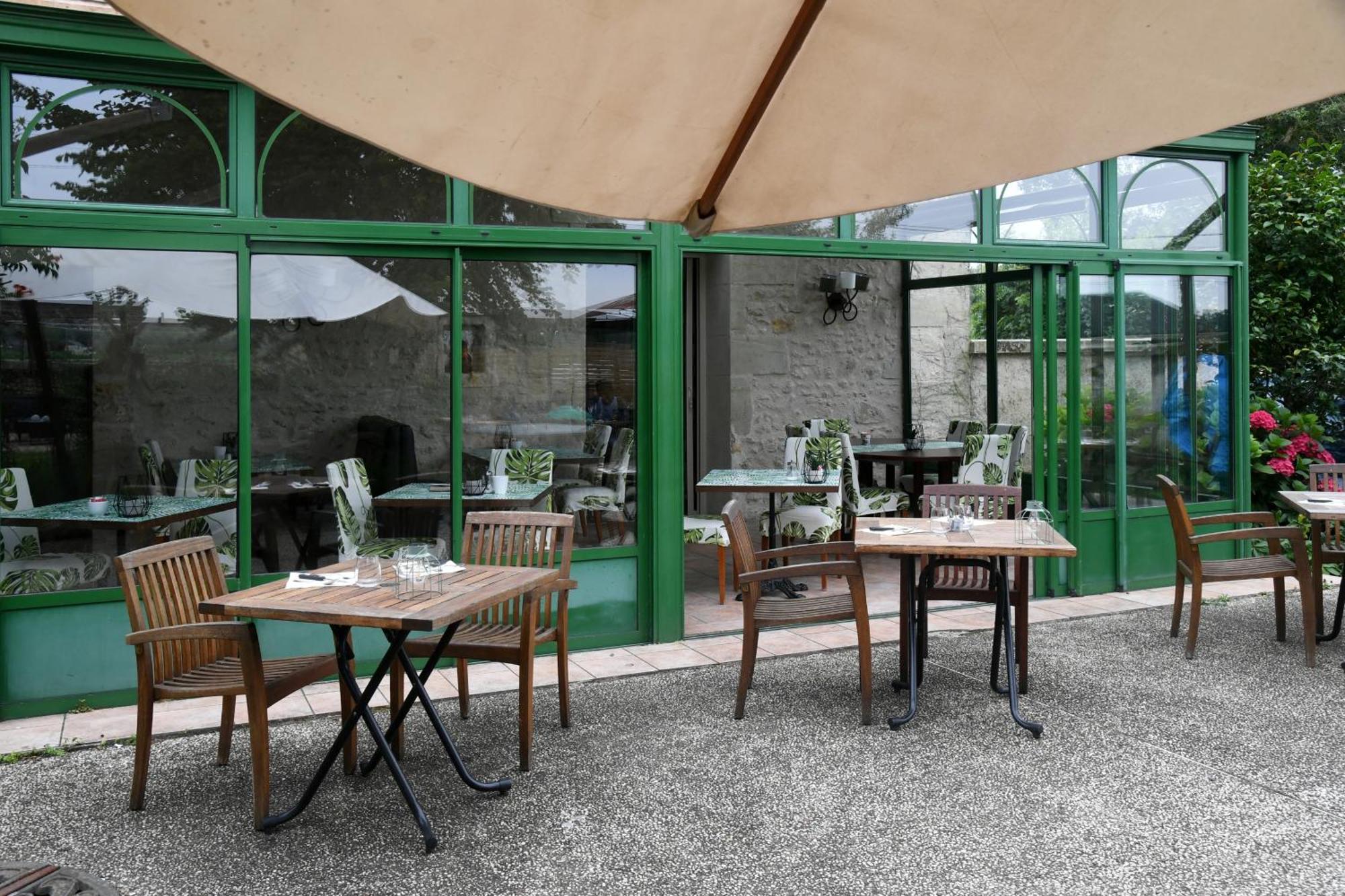 Logis Auberge De Launay Limeray Exteriör bild